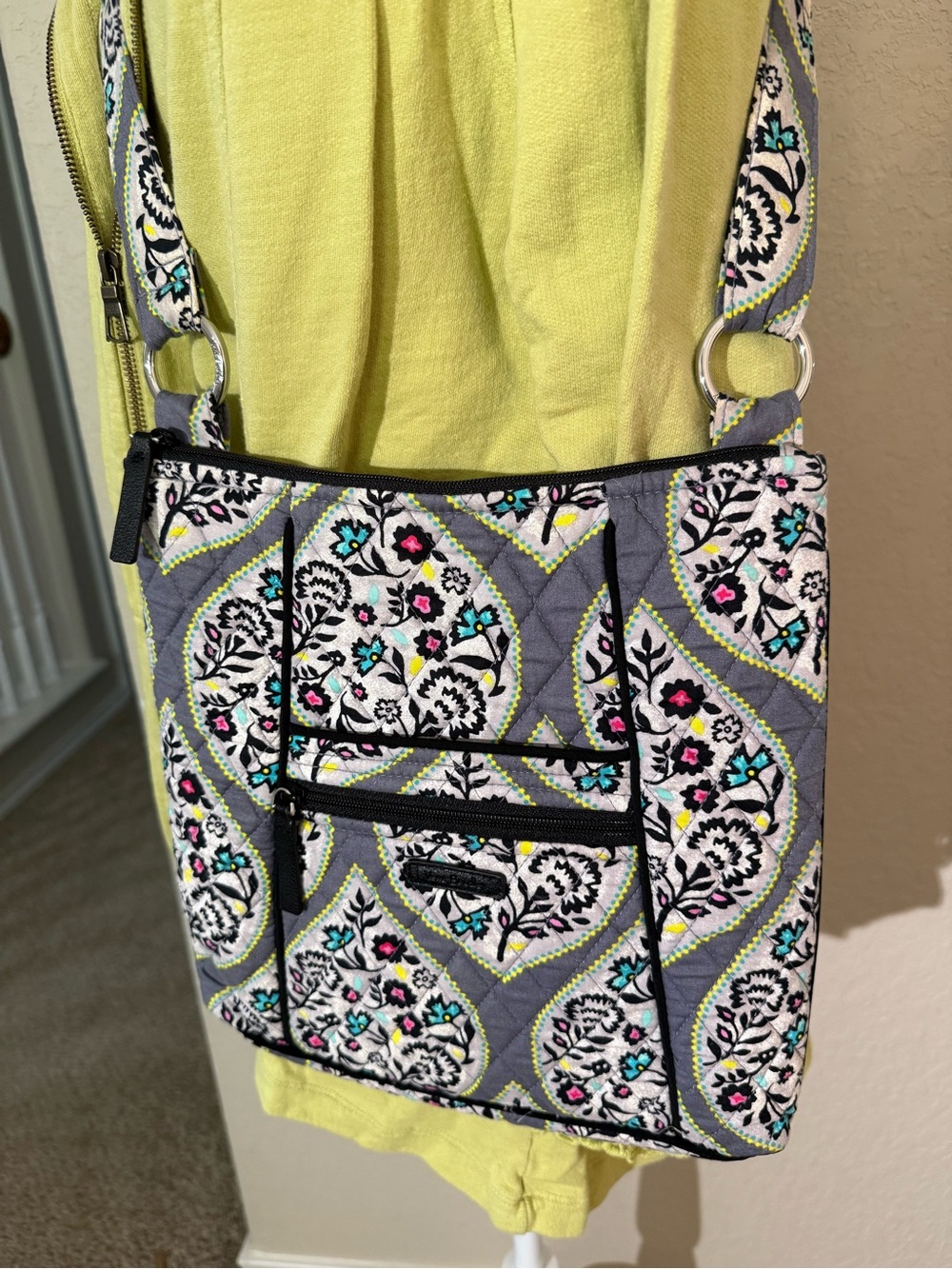 Vera Bradley Modern Medley (Retired) Hipster Crossbody Bag - 2017 - EUC